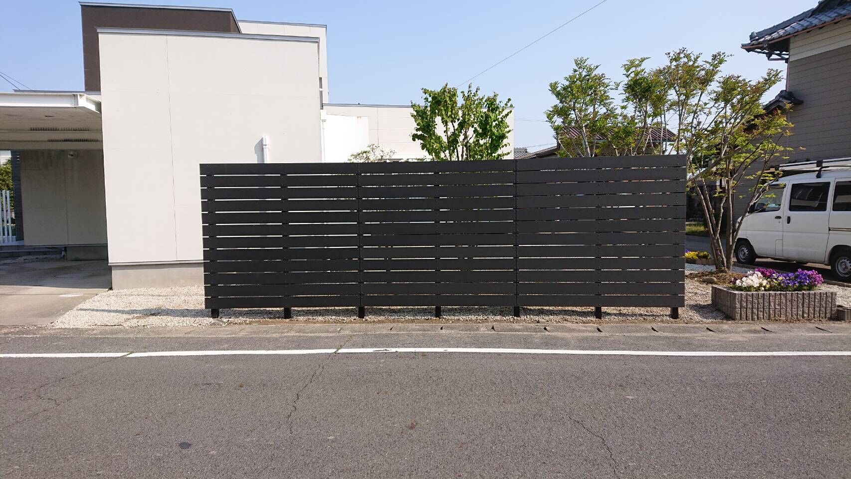 一宮市にて目隠しフェンス施工しました